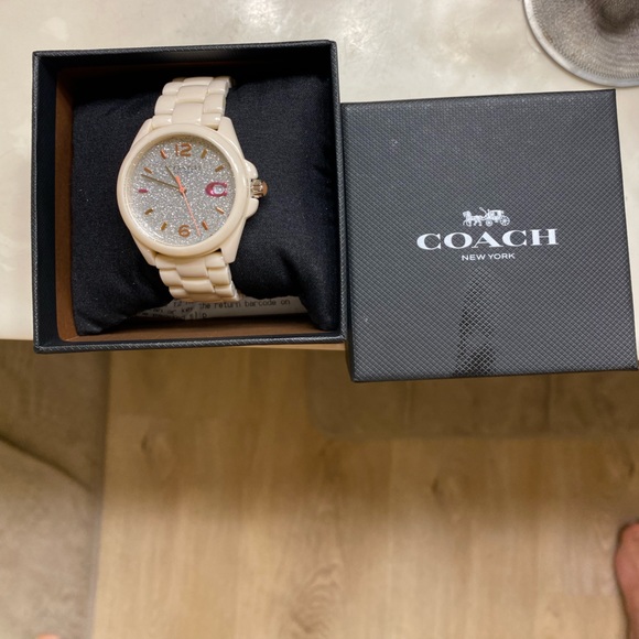 Coach Watch - Picture 6 of 8